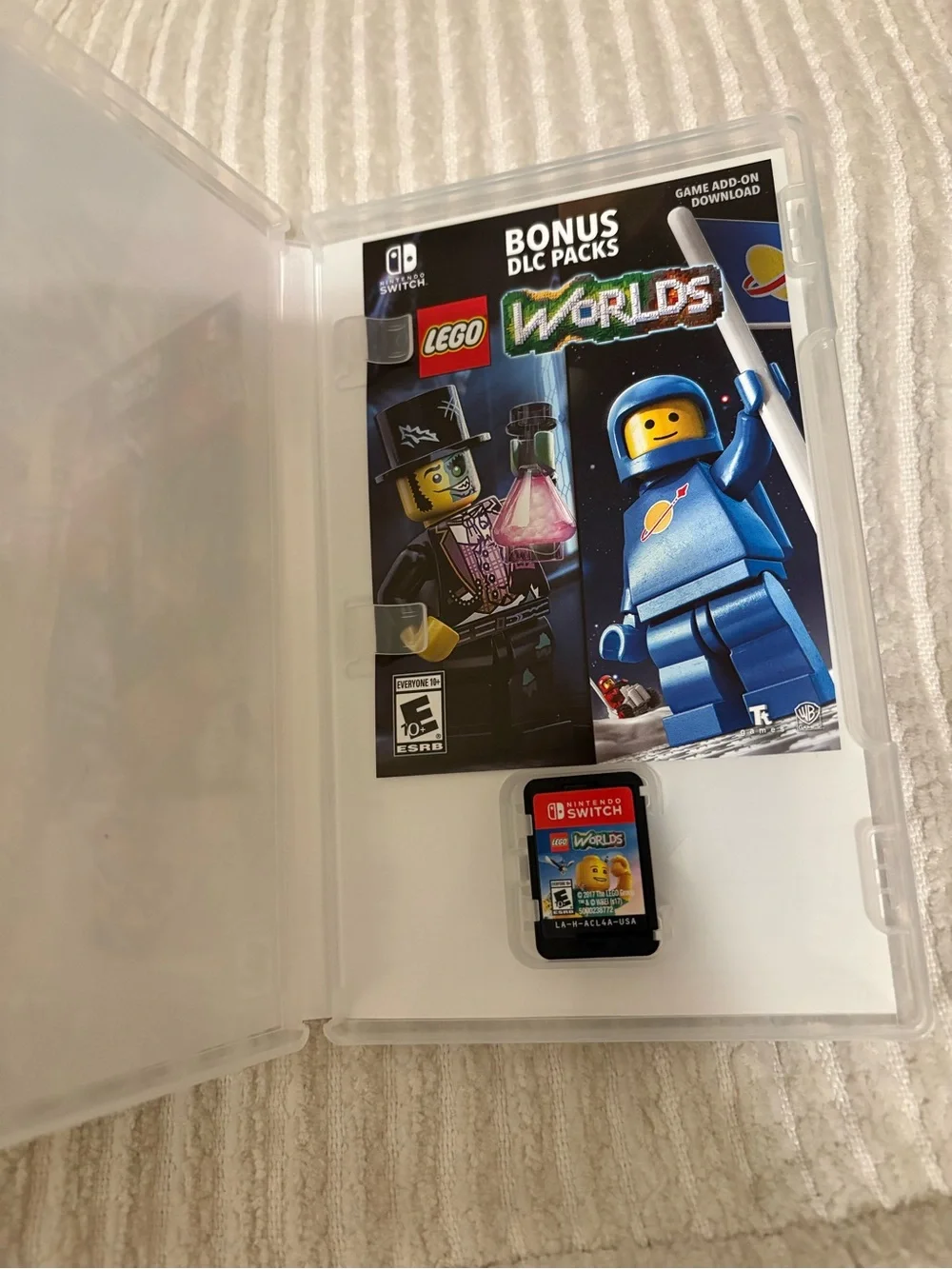 LEGO Worlds for Nintendo Switch - Yellow & Green Cover Art